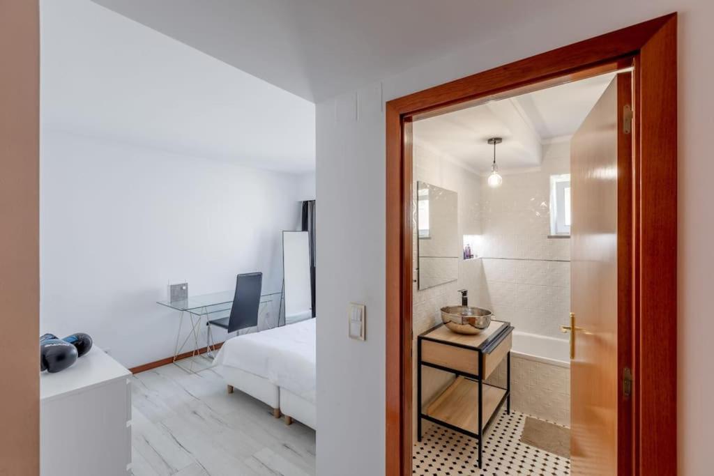 Spacious 3-Bedroom Condo In Lisboa Extérieur photo