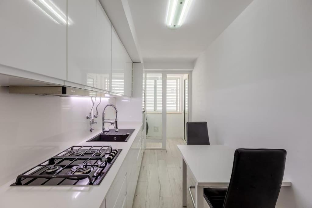 Spacious 3-Bedroom Condo In Lisboa Extérieur photo